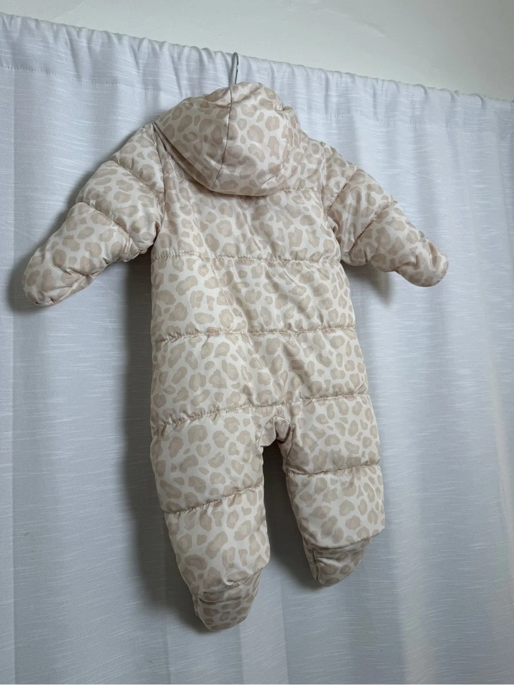 Old Navy Baby Snowsuit Bunting Beige Leopard Print Hooded Winter One Piece 3-6M